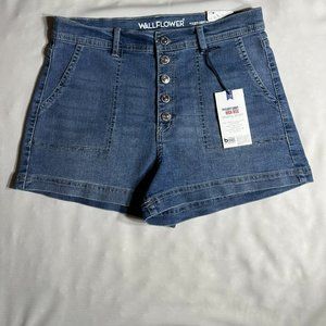 Wallflower Junior's Stretch Flirty Curvy High-Rise Exposed Button Shorts Size 9